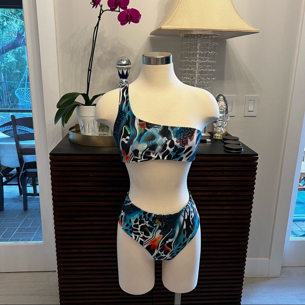Bikini two pieces S (runs like M ) multicolor